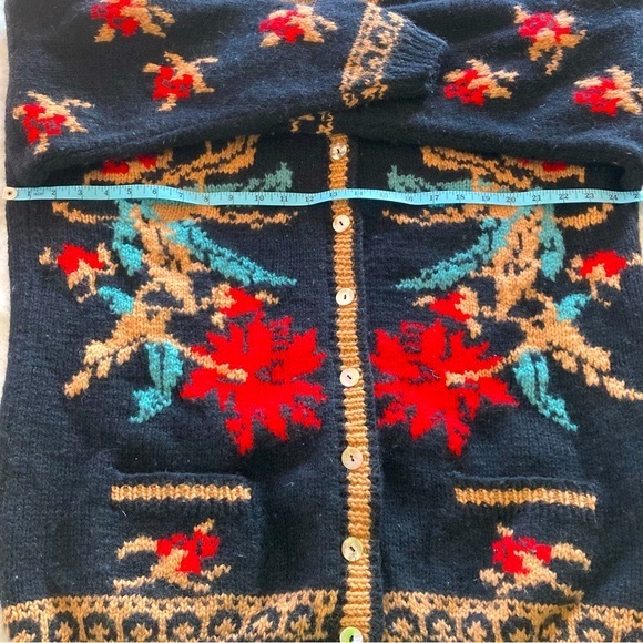 Vintage Chunky Hand Knit Classic Sweater Genuine Abalone Buttons❣️ - Picture 14 of 16